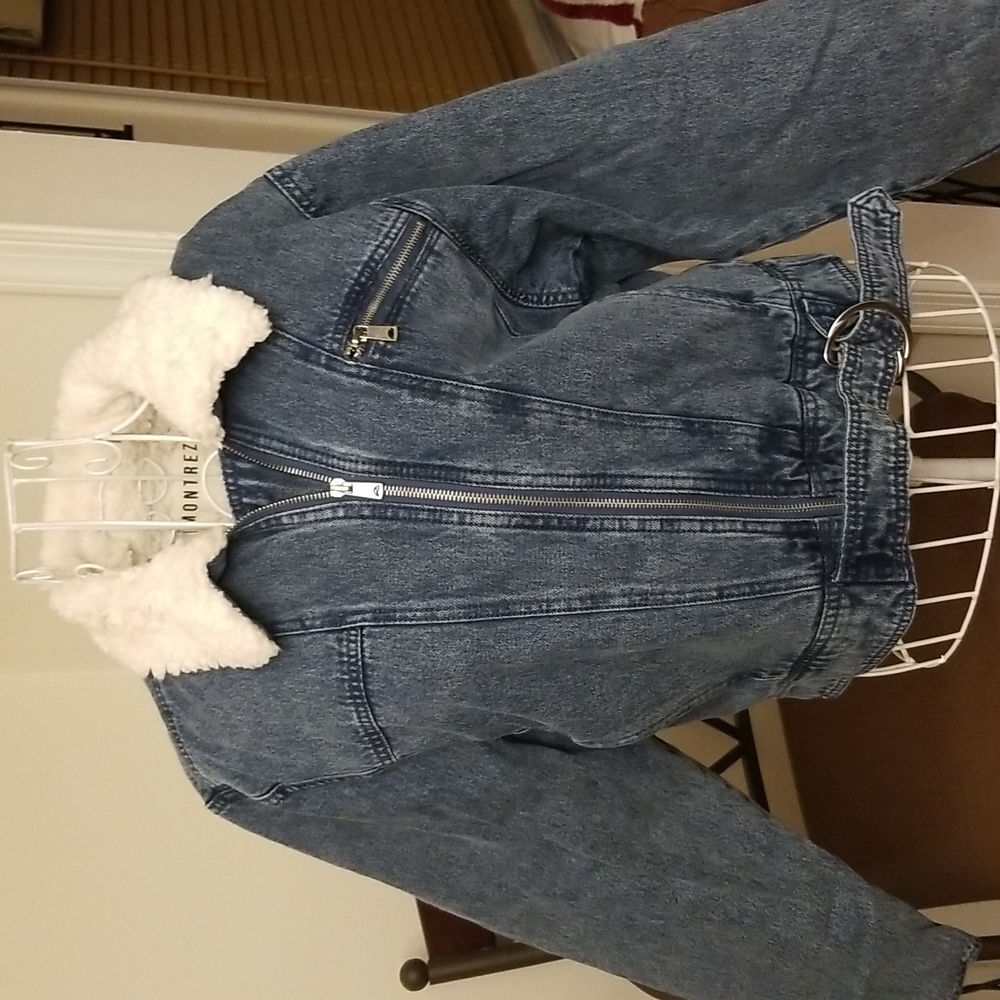 WARM FUZZY FEELING Women's Shearling collar denim Winter jean jacket - Picture 6 of 10